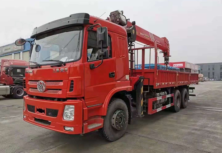 國(guó)六??三環(huán)昊龍后八輪隨車(chē)吊