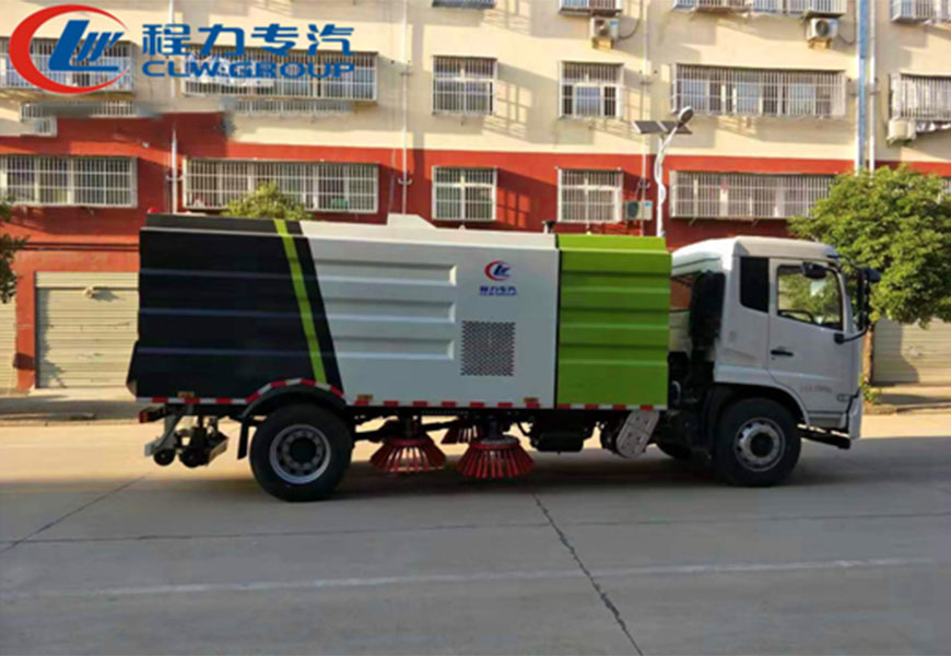 國(guó)六東風(fēng)天錦12方掃路車(chē)圖片