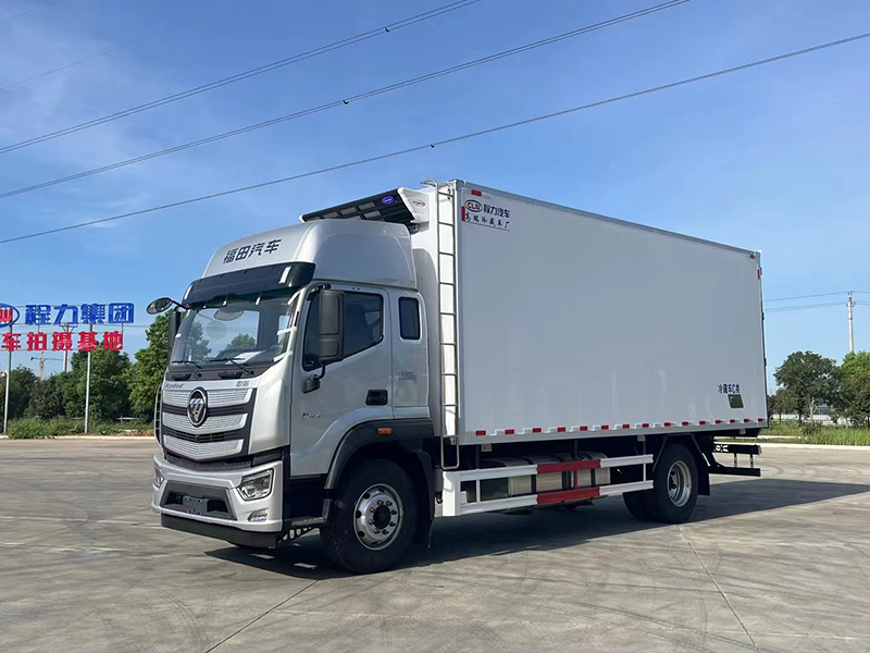 6.8米新款福田歐航冷藏車圖片與配置介紹